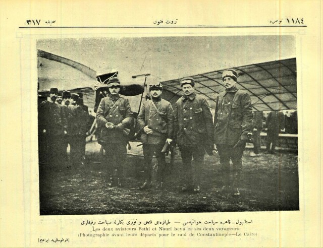 Yeşilköy uçuş okulunda İstanbul-Kahire uçuşunun başlaması öncesi pilotlarımız ve yolcuları